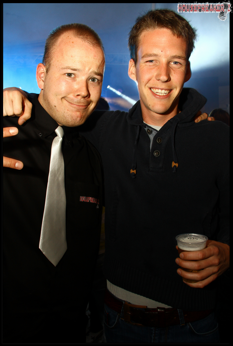 889x1321 pixels (1.060K)